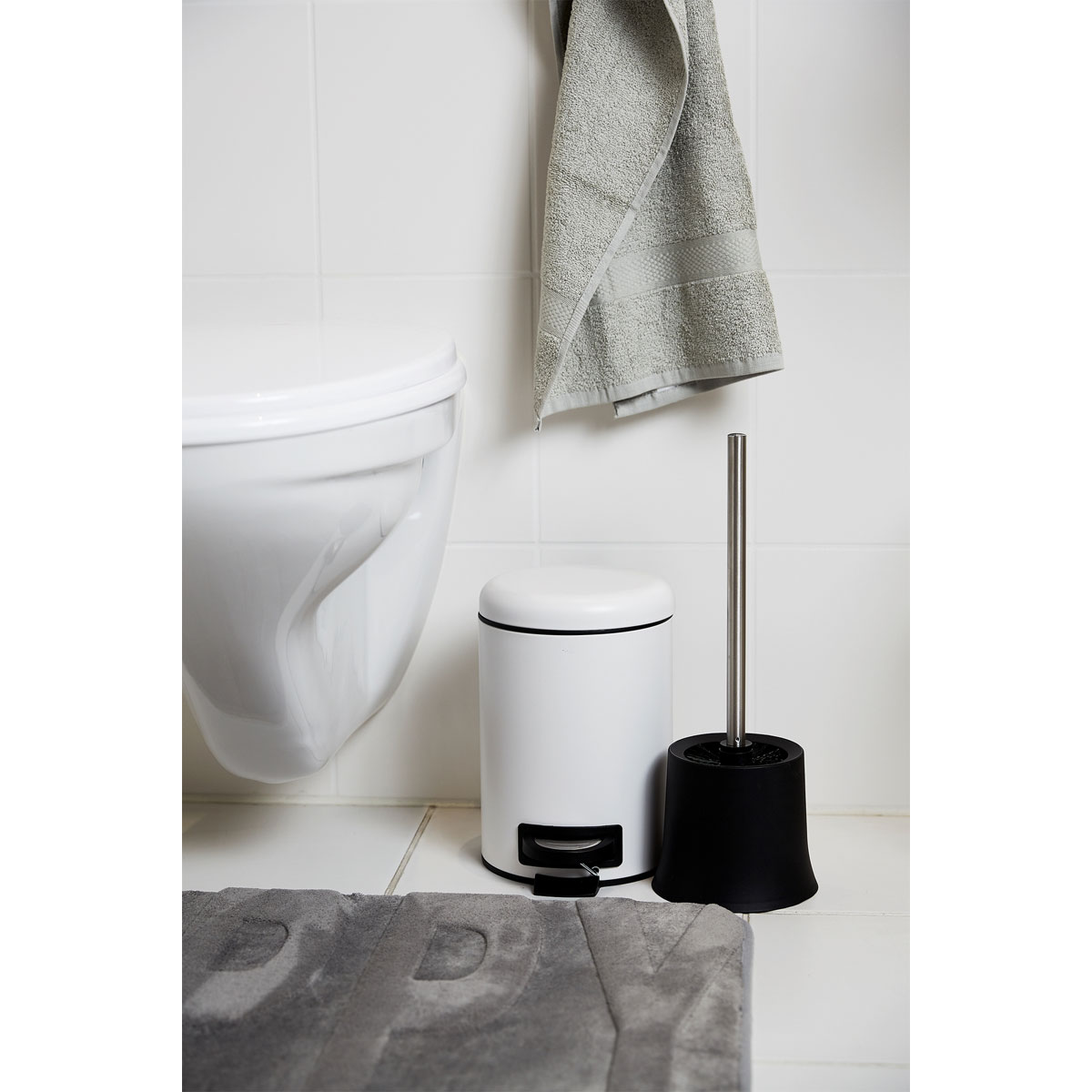 Wenko WC-Garnitur Basic Schwarz 2er Set inklusive WC-Bürste | 514544