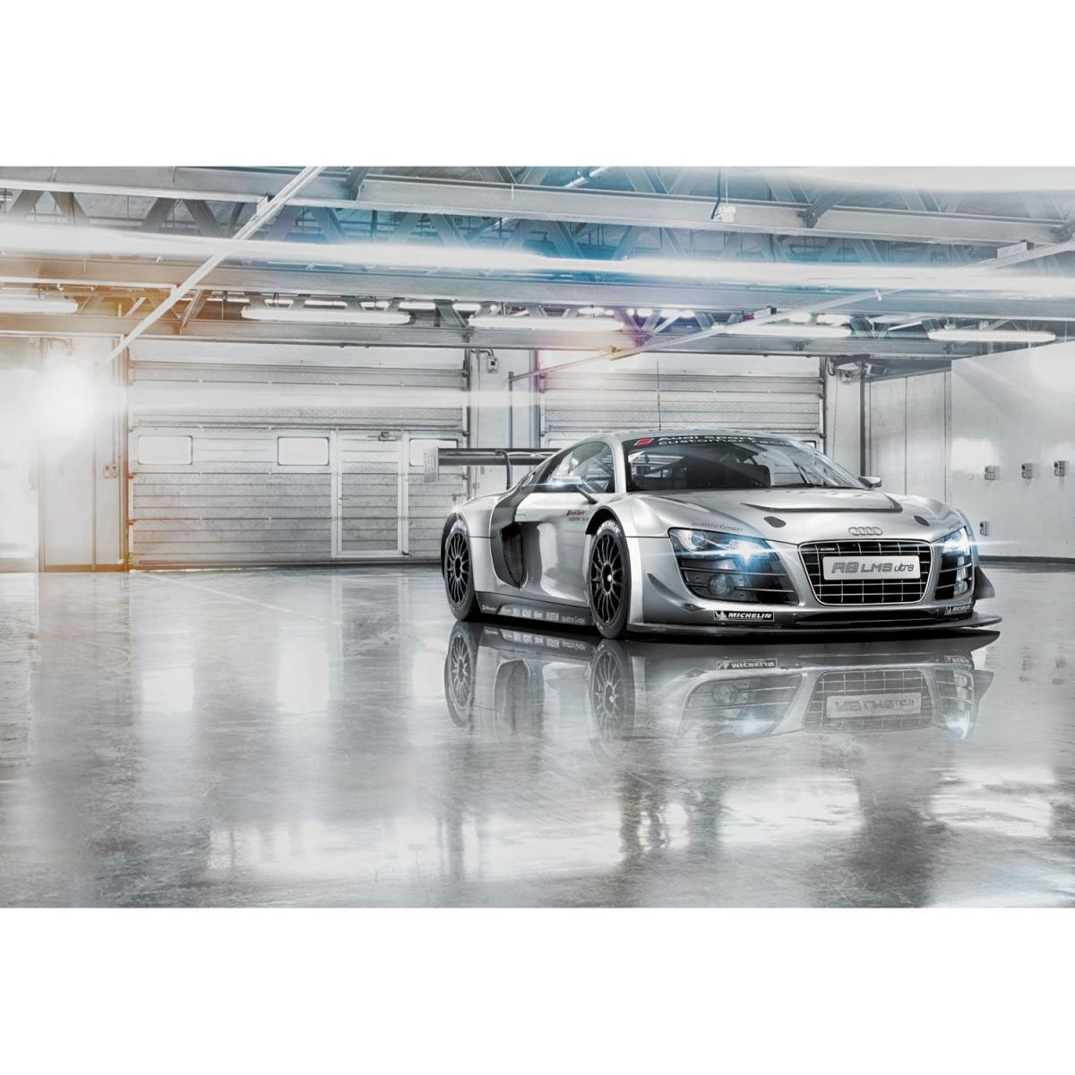 Papier-Fototapete „AudiR8 Le Mans“, 8-teilig, 368x254cm