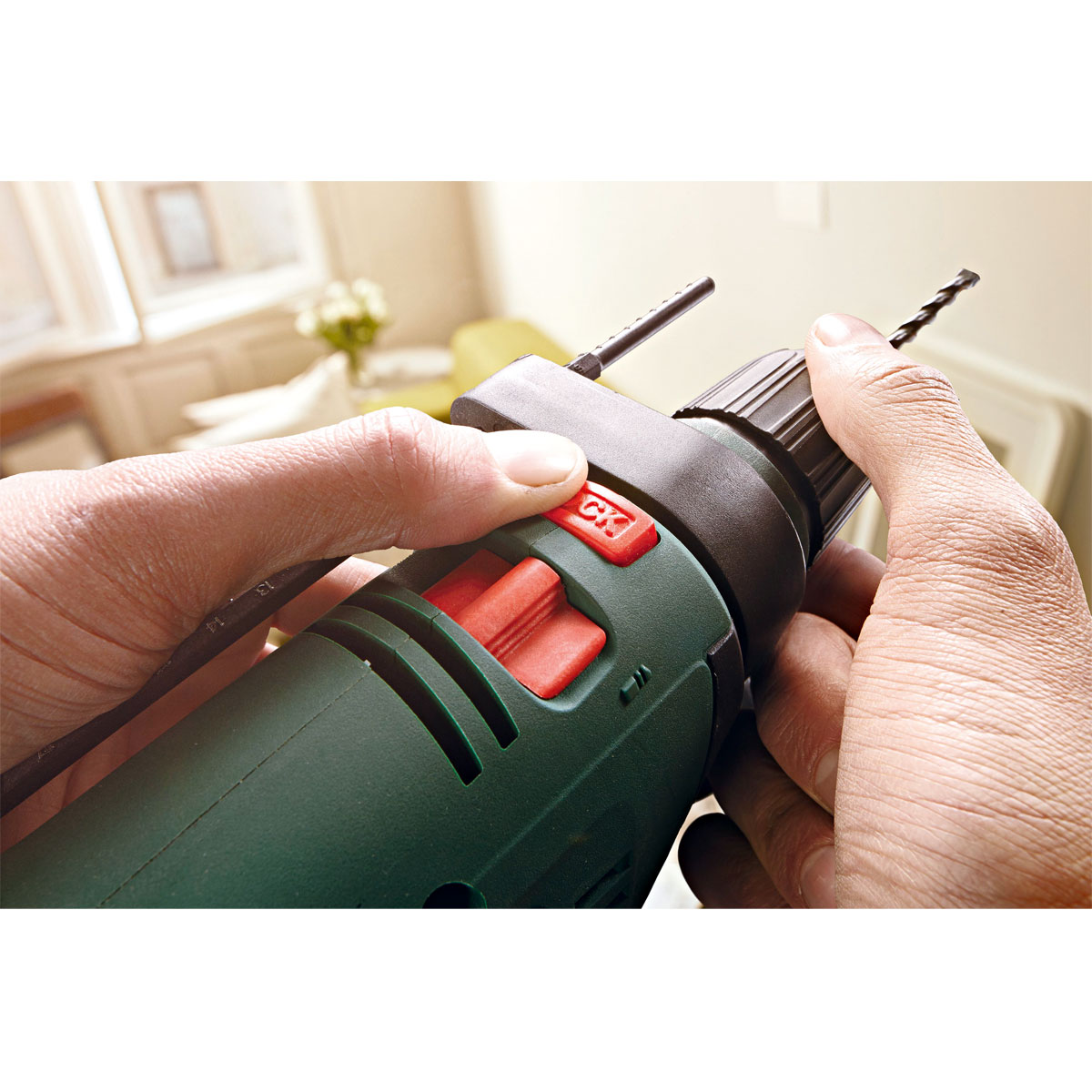 Bosch  Schlagbohrmaschine UniversalImpact 700 Bild 8