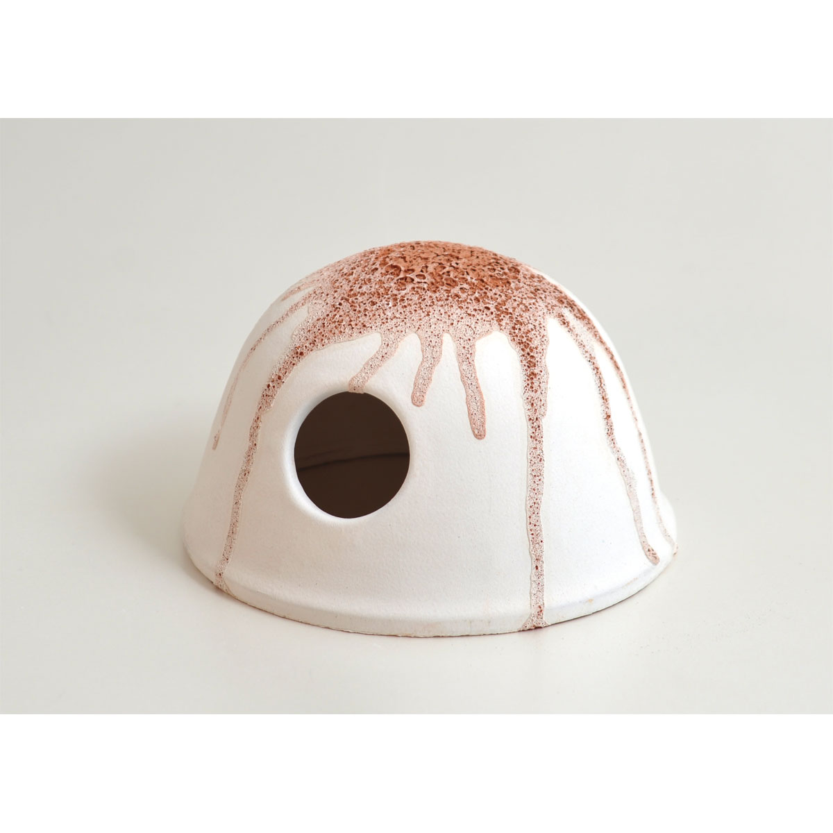 Kokosnusshöhle ohne Boden weiß