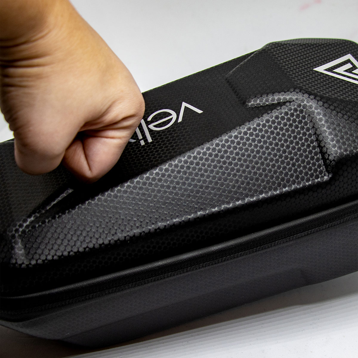 Velix Lenkertasche Zubehör Tasche für Lenker L30 cm mit Haltebändern Schwarz Bild 9