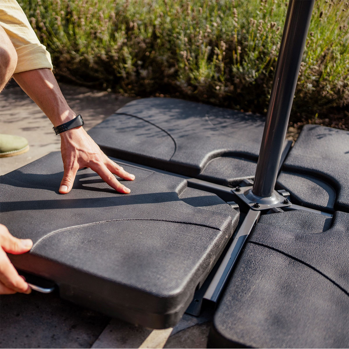 Leco Kunststoff-Plattenset für Sonnenschirm-Kreuzständer Wasser/Sand Bild 2