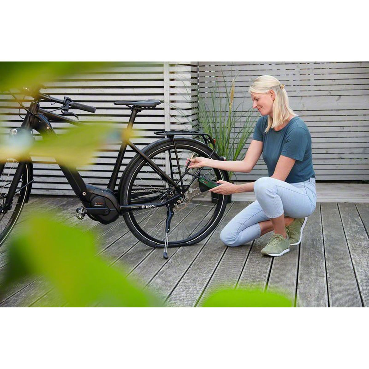 Bosch  Akku-Druckluftpumpe EasyPump Bild 4