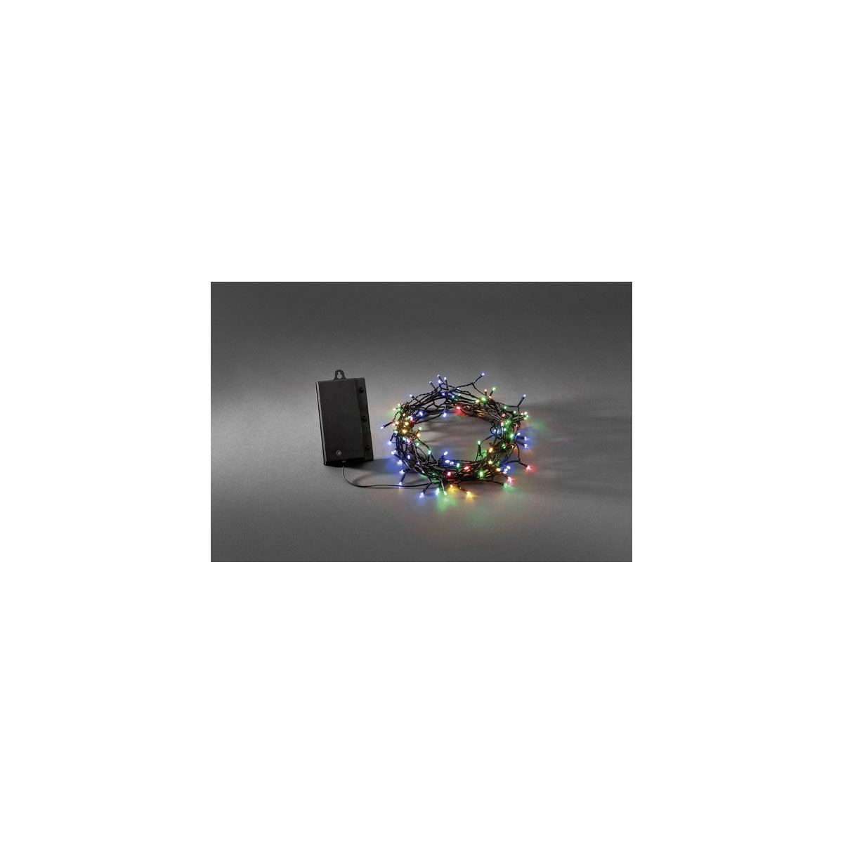 Konstsmide LED Lichterkette 120 bunte Dioden Lichtsensor 6hTimer schwarzes  Kabel Batterie 4xD | 64467