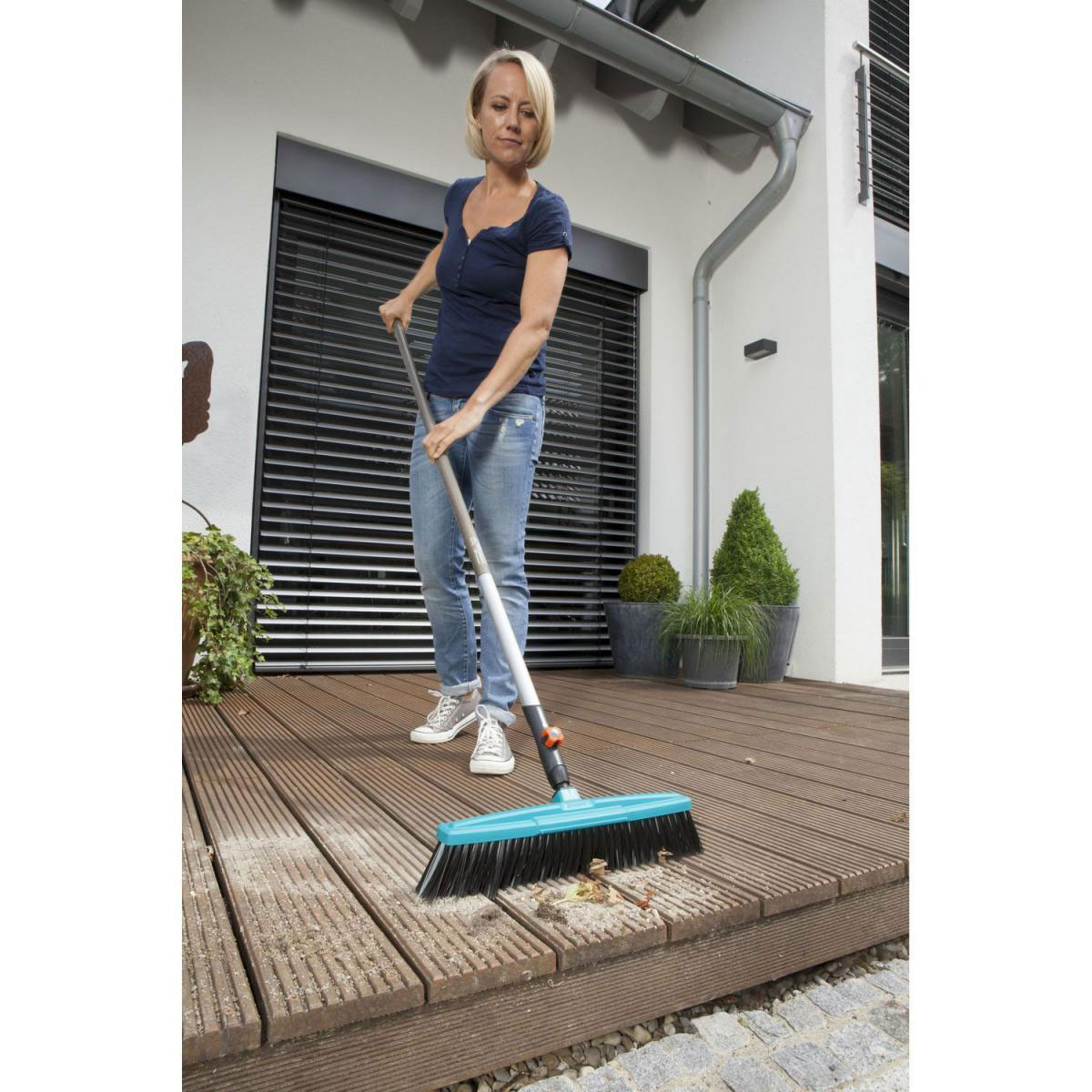 Gardena  Comisystem-Straßenbesen inkl Holzstiel 130 cm Bild 2