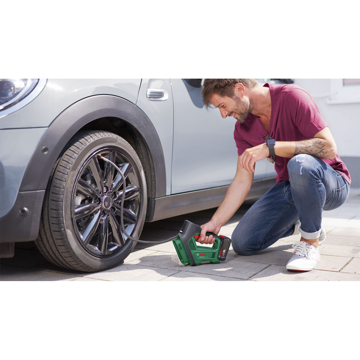 Bosch  Akku-Druckluftpumpe UniversalPump 18V Bild 4