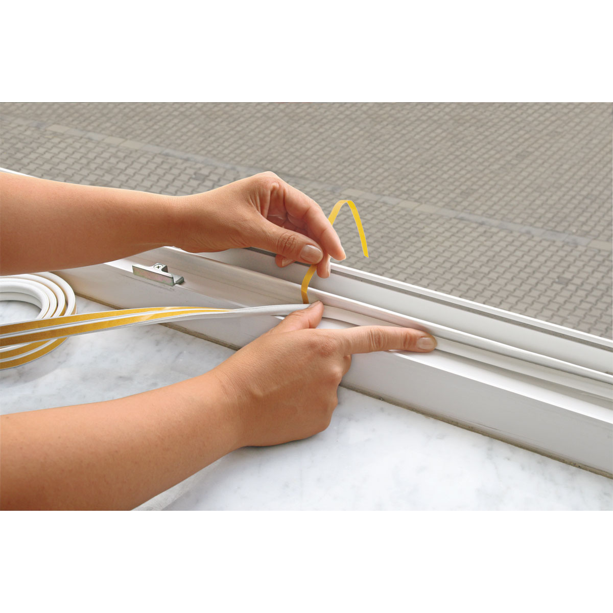 D-Profildichtung selbstklebend braun 6m 9x6 mm Bild 5